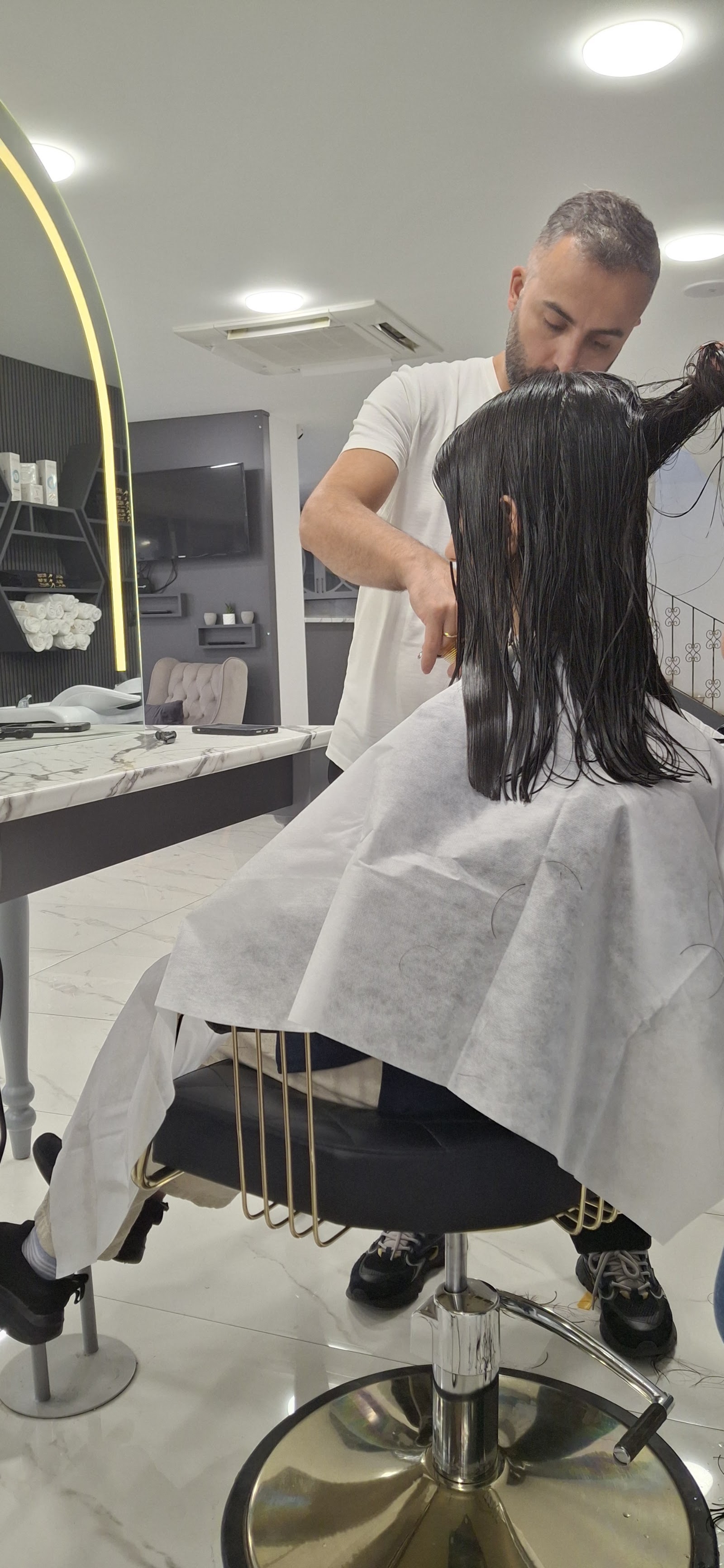 Bilal Sezgin Hair Makeup Studio
