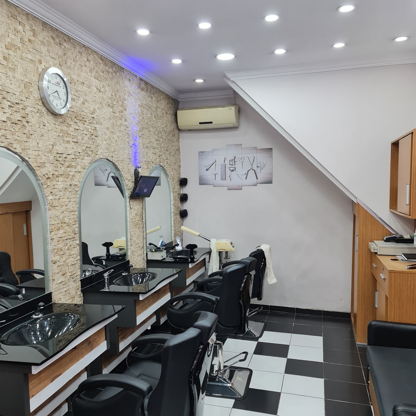 Liva Bay Bayan Kuaför Salonu kır düğünü mekanı — Ortahisar