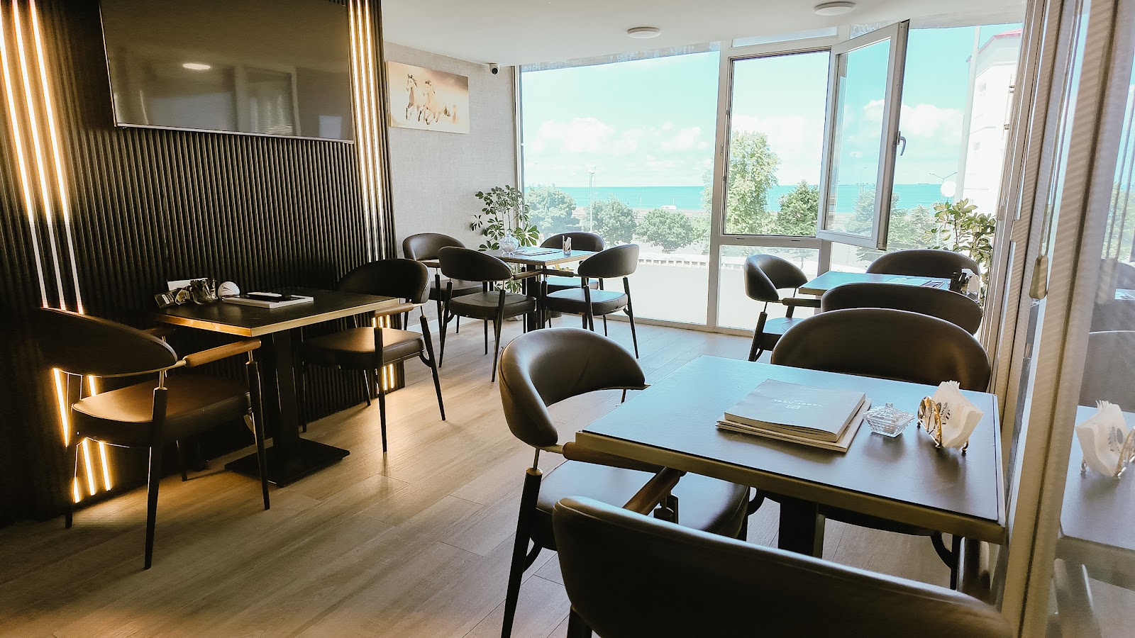 Nisanur Trabzon VIP Moda Evi ve Kuaför